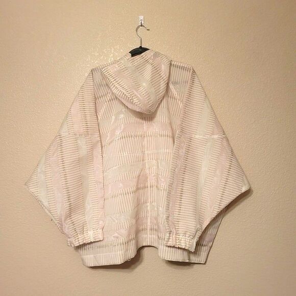 Nike Earth Day Womens Oversized Jacket Cream XL Windrunner Full Zip Hooded - Picture 9 of 10